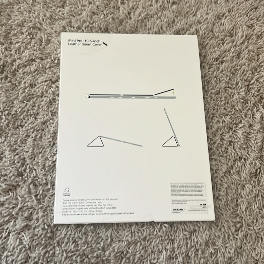 Apple iPad Pro leather cover - Picture 2 of 2
